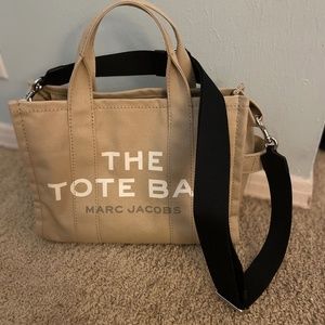 Marc Jacobs The Tote Bag Medium